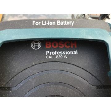 BOSCH PRO WIRELESS INDUCTIVE Li-ion BATTERY CHARGER model GAL1830W - GENUINE